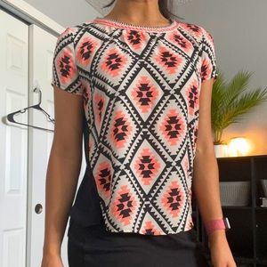 Beautiful salmon, white and black patterned top